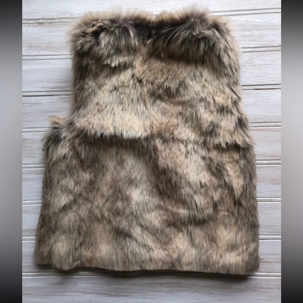 Osh Kosh 2T Faux Fur Vest - Picture 8 of 8